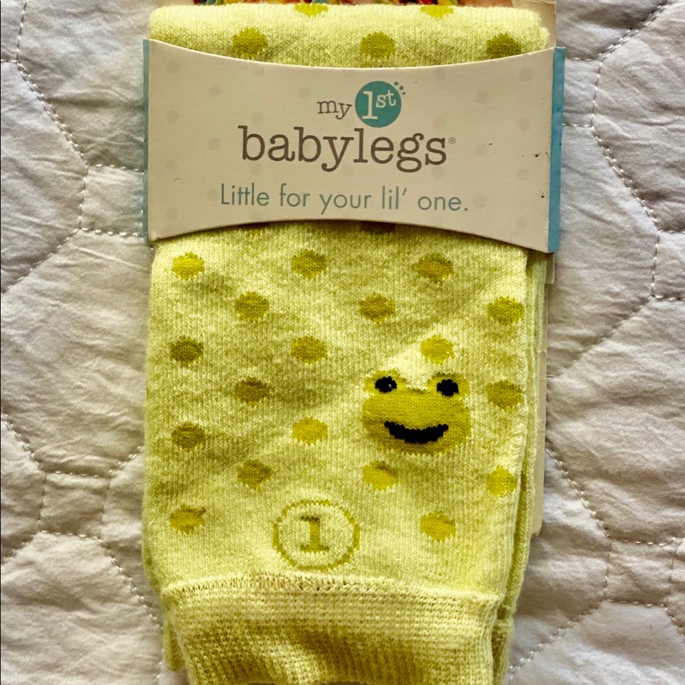 baby’s use these 4  crawling to protect legs